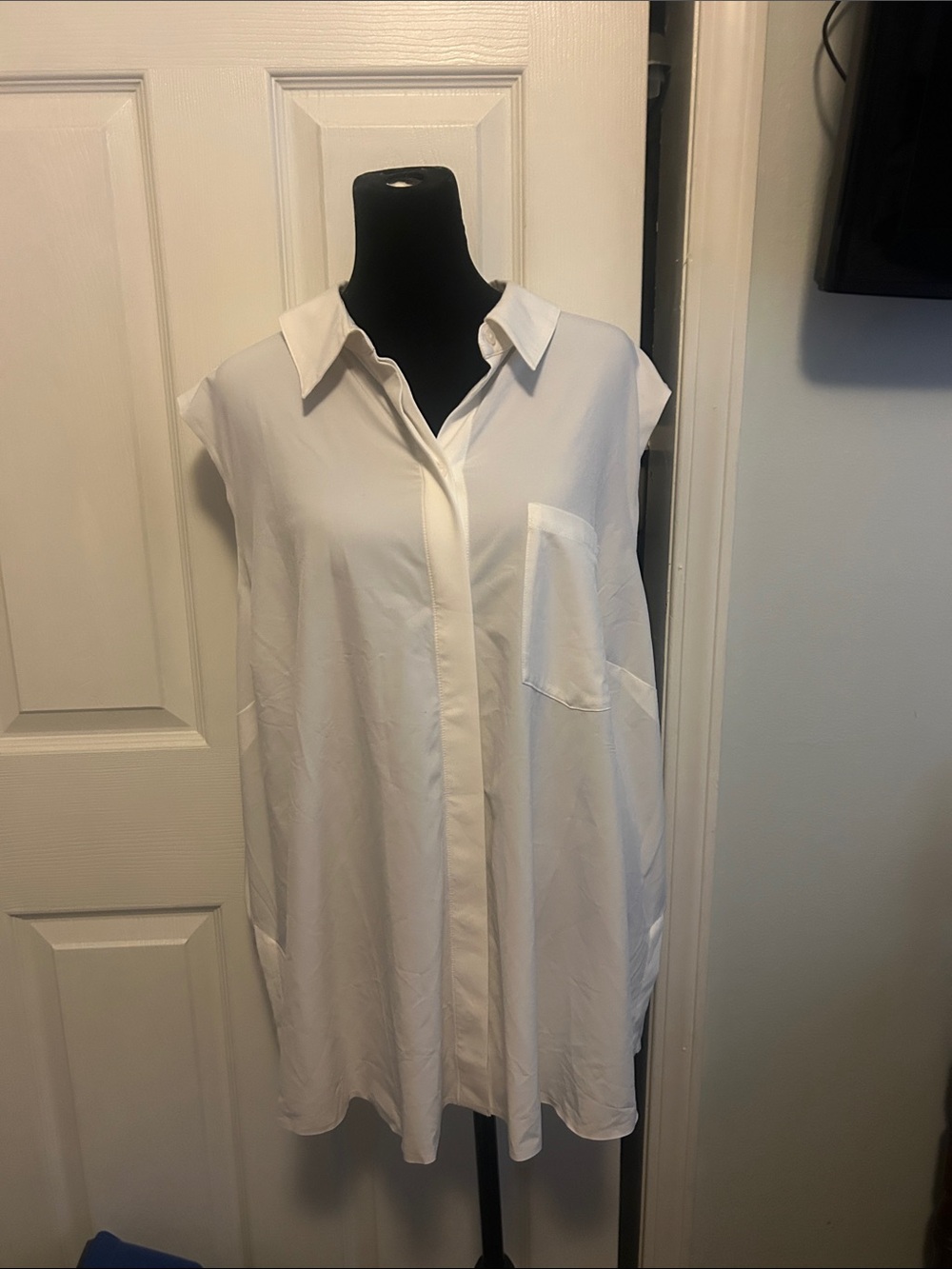 Athleta Cream Sleeveless Button-Front Tunic Top - Picture 1 of 5